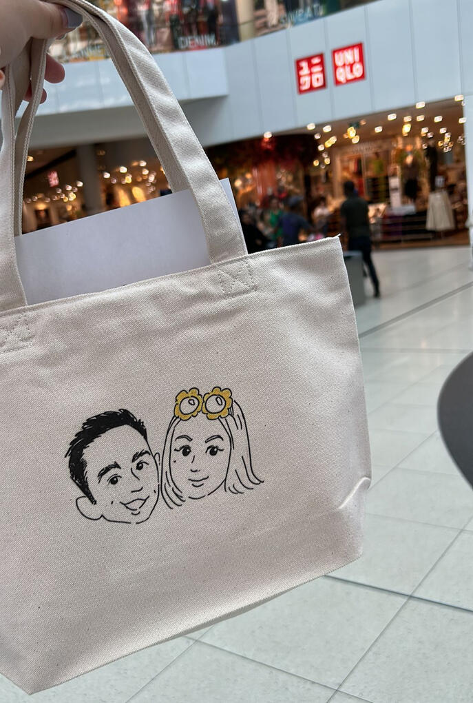 Live Drawing Event at Eaton's Uniqlo